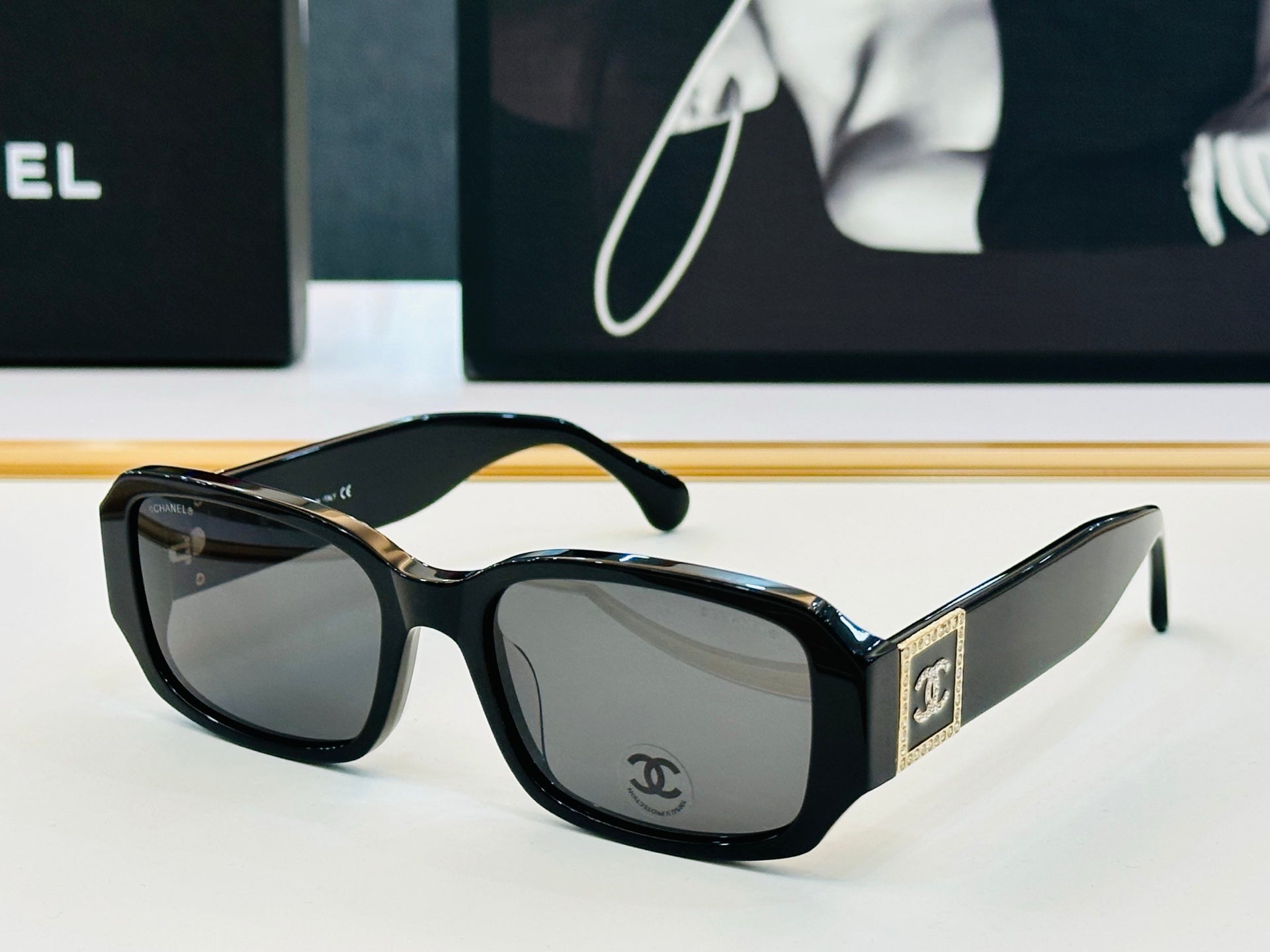 Chanel Sunglasses 652617