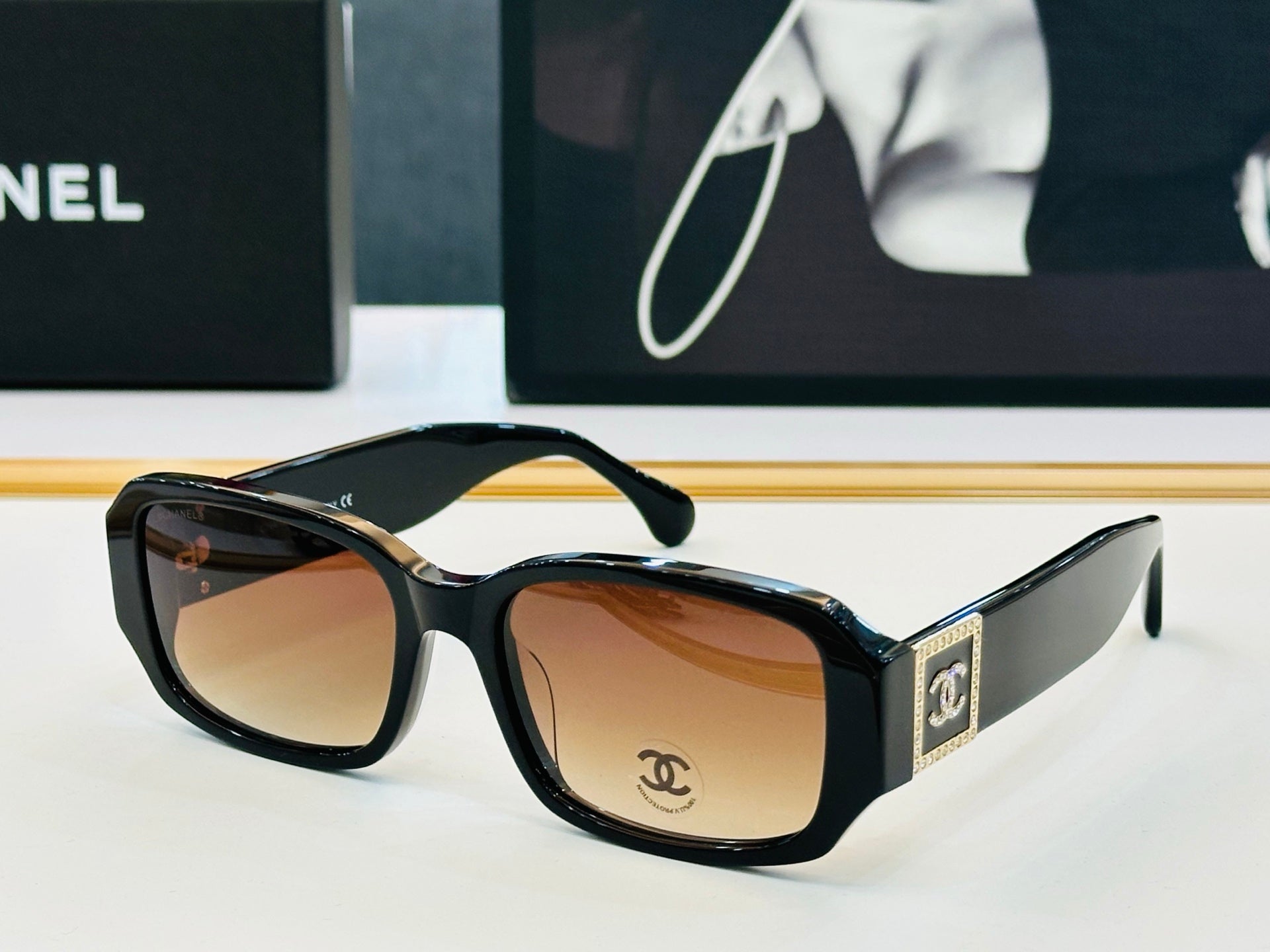 Chanel Sunglasses 652617