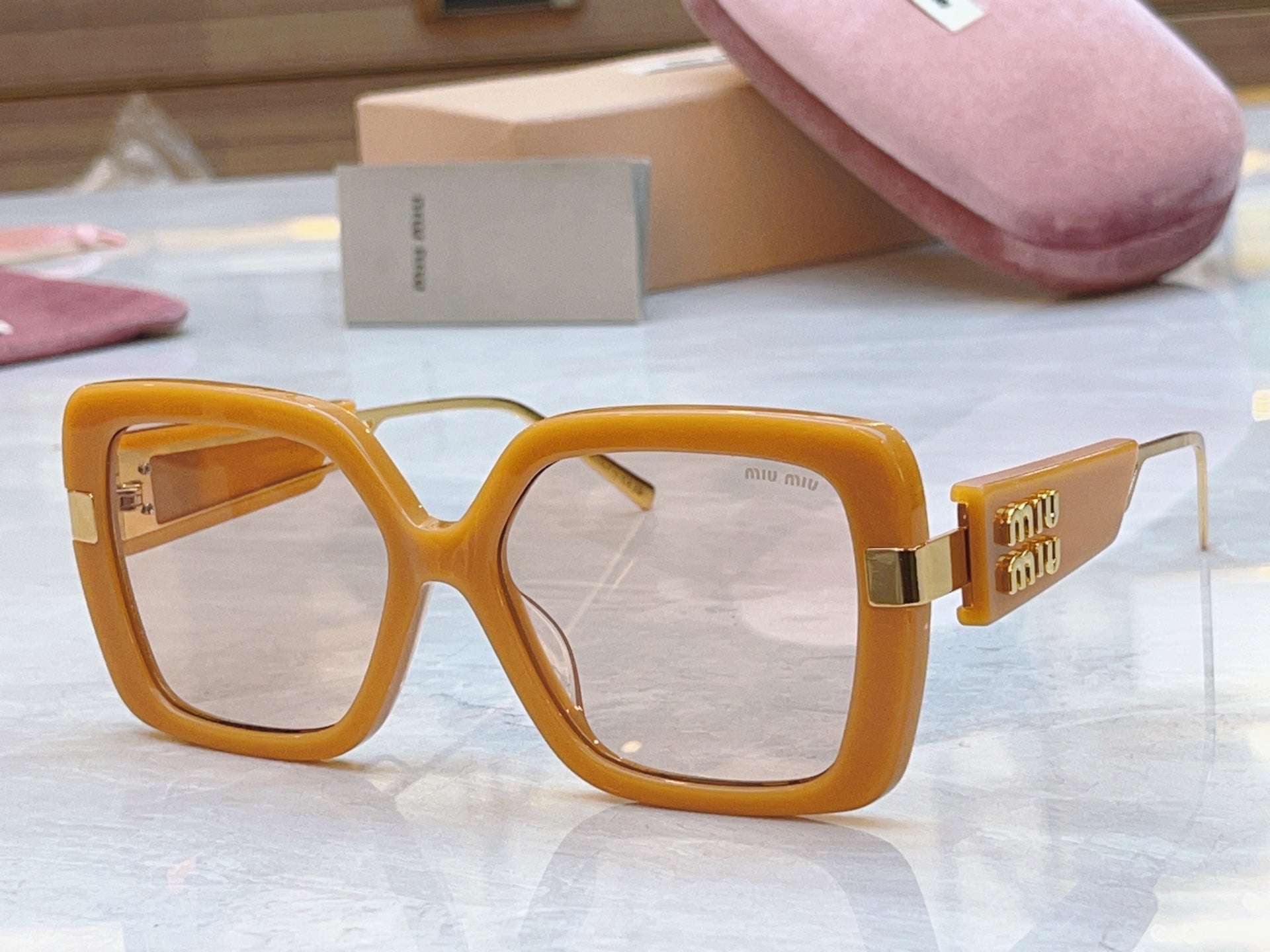 Miumiu Sunglasses 692553